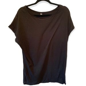 Uniqlo black loose t-shirt